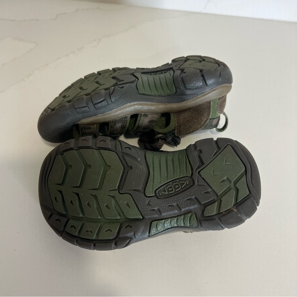 Keen Newport H2 Kids Sandals Camo Water Sport Outdoor Strappy Size 10 - Picture 5 of 10